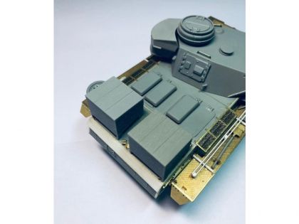 E35086 Wooden box for Pz. Bef. Wg.  III L,  type 1 with wood texture