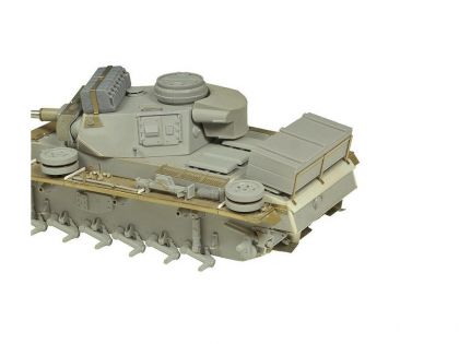 E35091 Wooden box for Pz. Kpfw III L-N,  type 5,  with wood texture and PE bracket