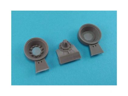 35069 Steel wheels with mud shield for M26/46/47/48A1 first series,  without rubber,  contains one wheel