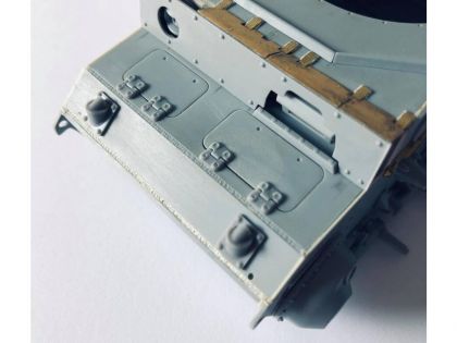 E35065 Half hinges for Pz.Kpfw III J-L (large) for Dragon kits, 12 pcs.