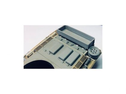 E35089 Wooden box for Pz. Kpfw III L-N,  type 3,  with wood texture and PE bracket