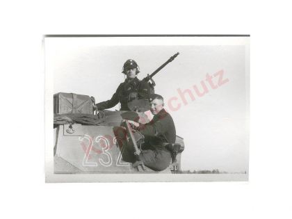 E35255-1 Pz.III L jerry cans rack with cans &quot;ABP&quot; 1939 pattern for 2. SSPz.Gren.Div. Das Reich