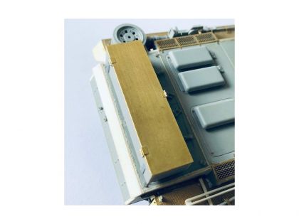 E35078 Metal box for Stug.III G from LSSAH, type 1, with bracket