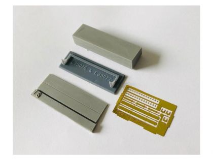 E35076 Wooden box for Stug.III G from LSSAH, type 1, with wood texture with bracket