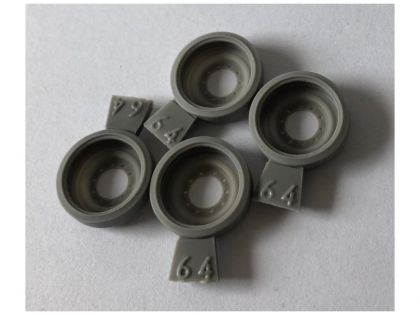 35110 Spare steel wheels for M46/47/48/60/103/ T54 family,  type 1,  contains 4 wheels with rubber