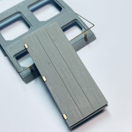 E35090 Wooden box for Pz.Kpfw III L-N, type 4, with wood texture and PE bracket