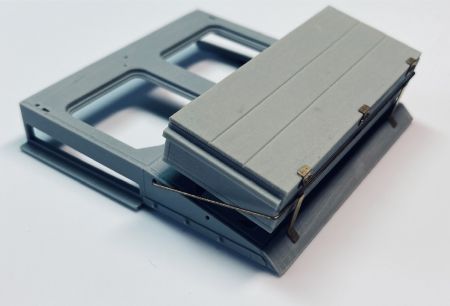 E35090 Wooden box for Pz.Kpfw III L-N, type 4, with wood texture and PE bracket