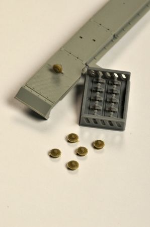 E35310 German horns, 5 pcs. - Early type, two holders variant, for Pz.III E - F and Stug.III A - B