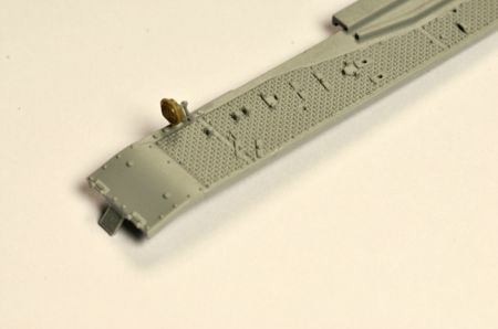 E35319 German horns for Pz.IV E - F1, two holders variant, 5 pcs.