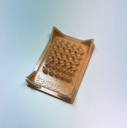 E35303 German antennabase - smaller, 20 pcs. with and 10 pcs without hole