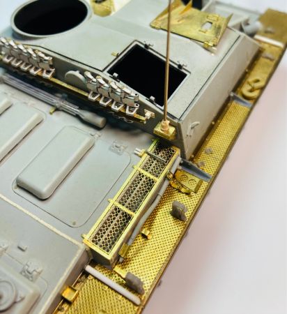 E35303 German antennabase - smaller, 20 pcs. with and 10 pcs without hole