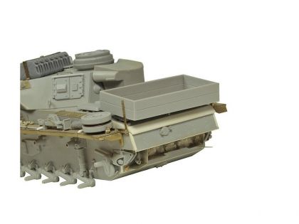 E35093 Wooden box for Pz. Kpfw III L-N,  type 7,  with wood texture and PE bracket