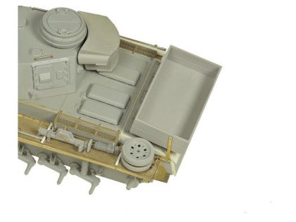 E35093 Wooden box for Pz. Kpfw III L-N,  type 7,  with wood texture and PE bracket