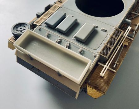 P35008 Wooden jerry cans rack for Pz.III J/L, used in 10. Panzer Division