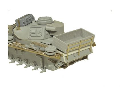 E35096 Wooden box for Pz. Kpfw III L-N,  type 10,  with wood texture and PE bracket