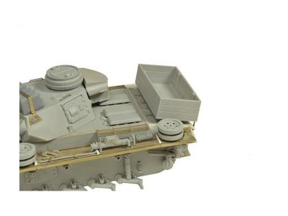 E35096 Wooden box for Pz. Kpfw III L-N,  type 10,  with wood texture and PE bracket