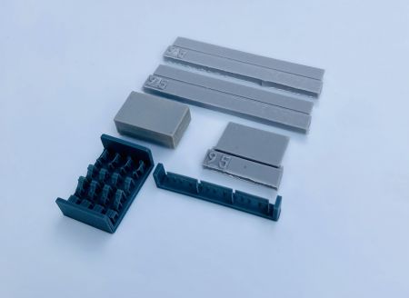 E35095 Wooden box for Pz.Kpfw III L-N, type 9, with wood texture and bracket