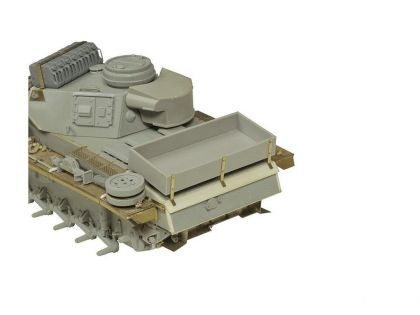E35092 Wooden box for Pz. Kpfw III L-N,  type 6,  with wood texture and PE bracket