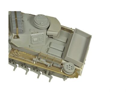 E35092 Wooden box for Pz. Kpfw III L-N,  type 6,  with wood texture and PE bracket