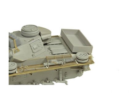 E35092 Wooden box for Pz. Kpfw III L-N,  type 6,  with wood texture and PE bracket