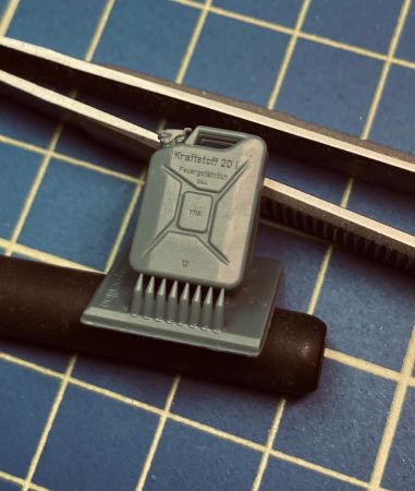 E35271 German late war jerry cans, 3 variants, 5 pcs. each 